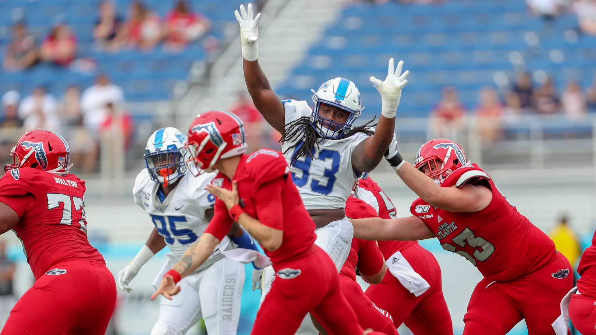 Manciel disrupting the pass