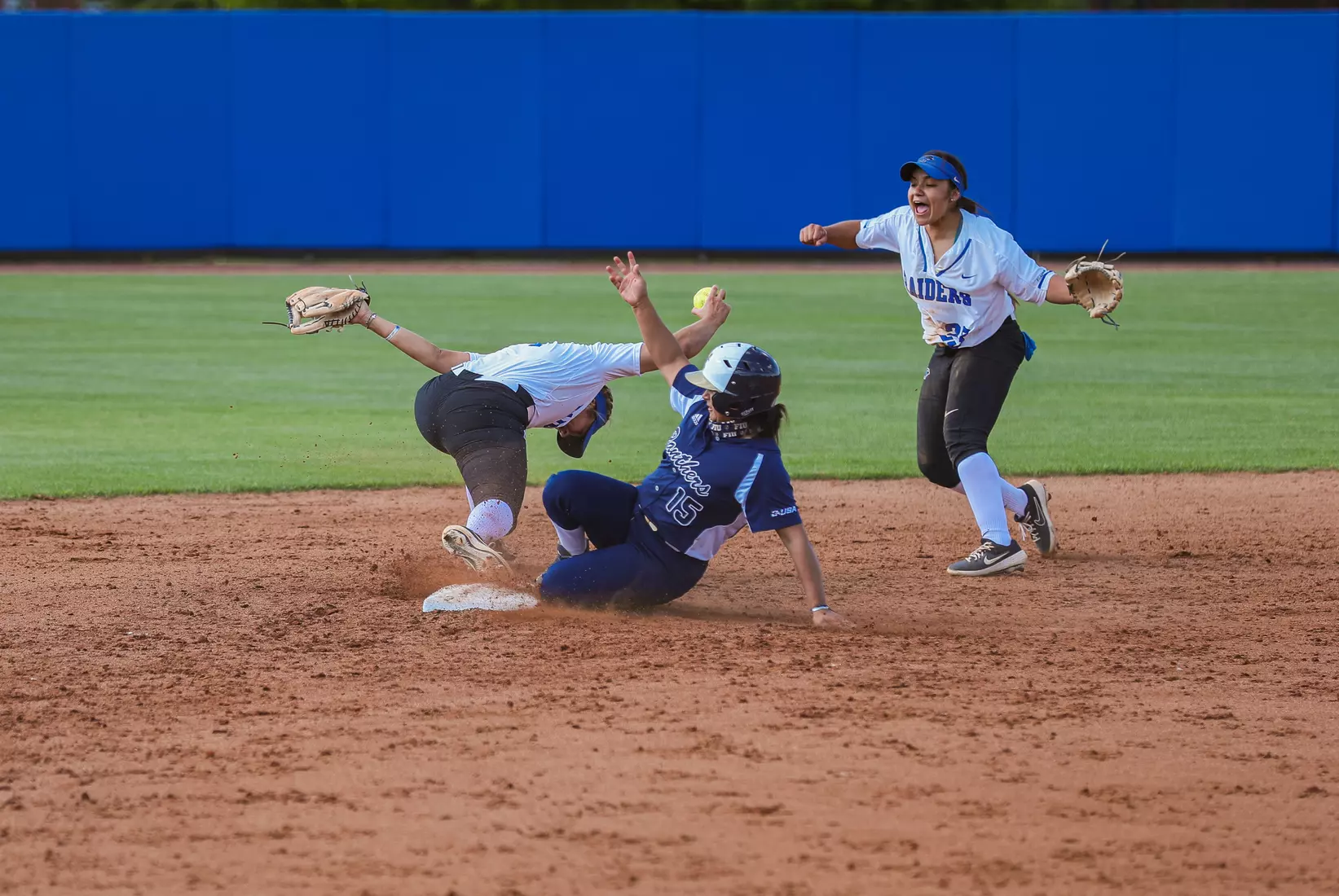 @MT_Softball vs FIU Day 1