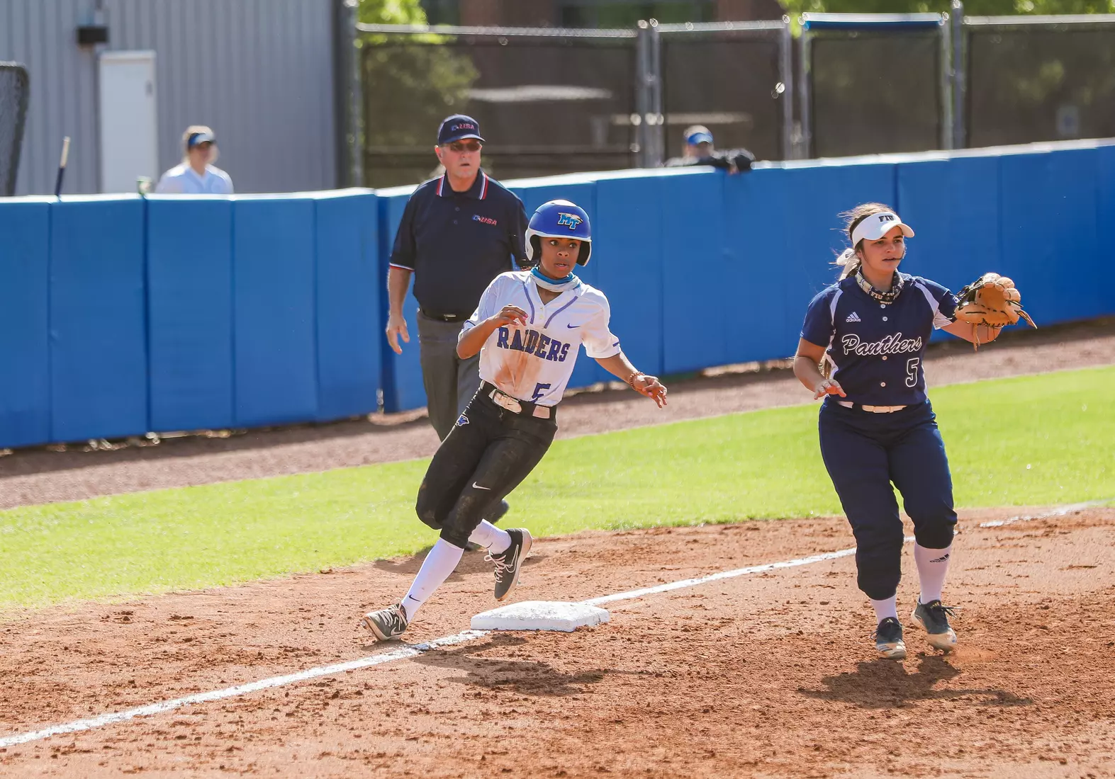 @MT_Softball vs FIU Day 1