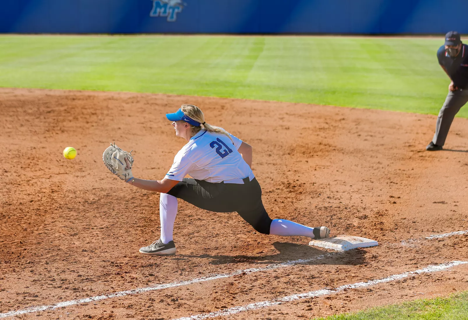 @MT_Softball vs FIU Day 1