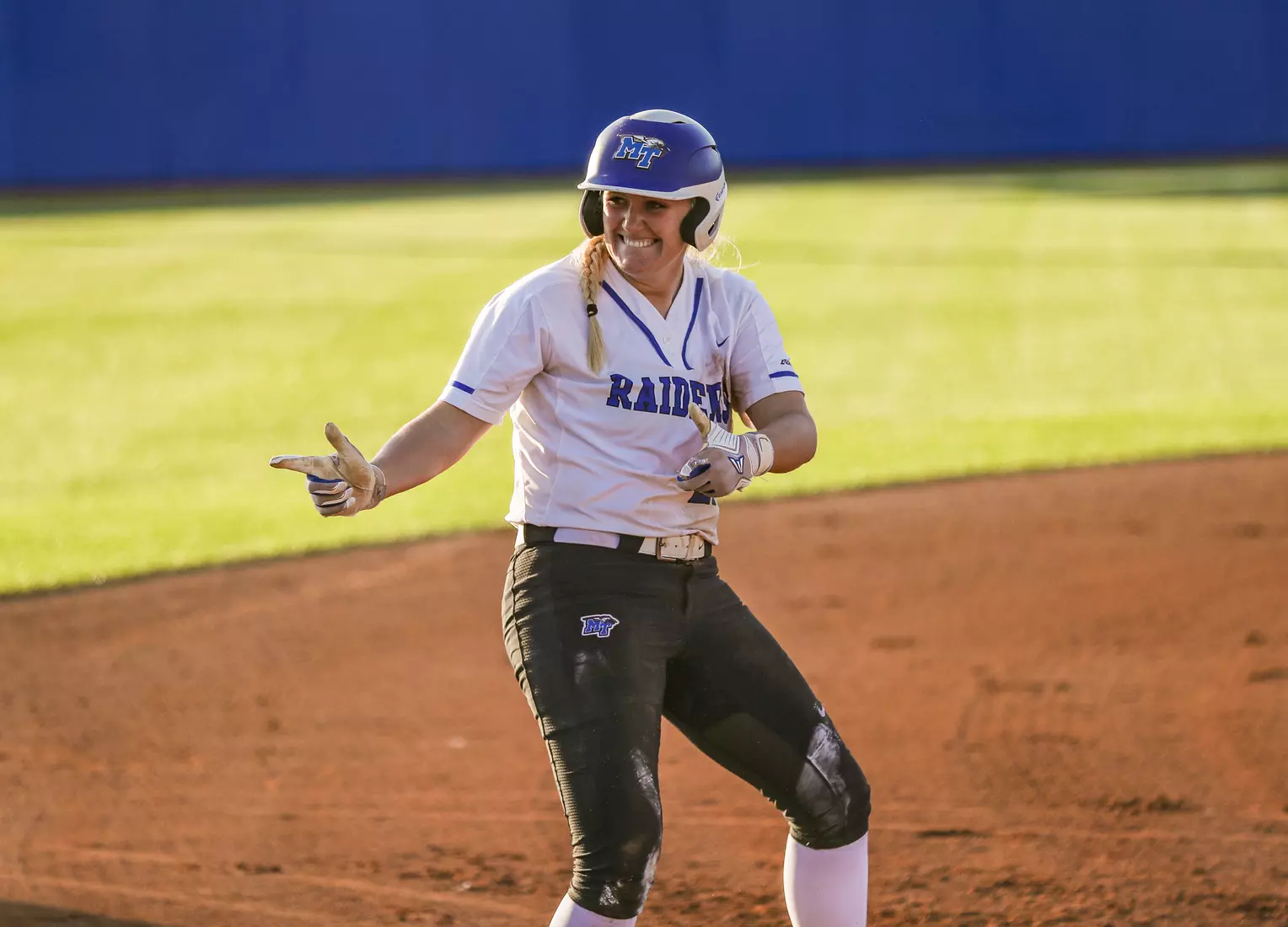 @MT_Softball vs FIU Day 1