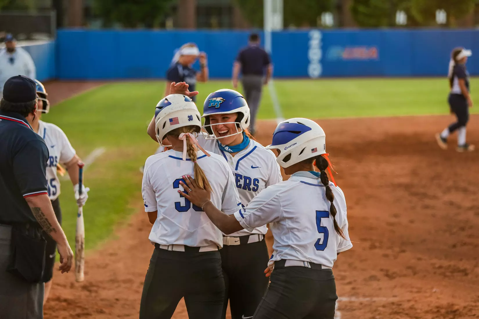 @MT_Softball vs FIU Day 1