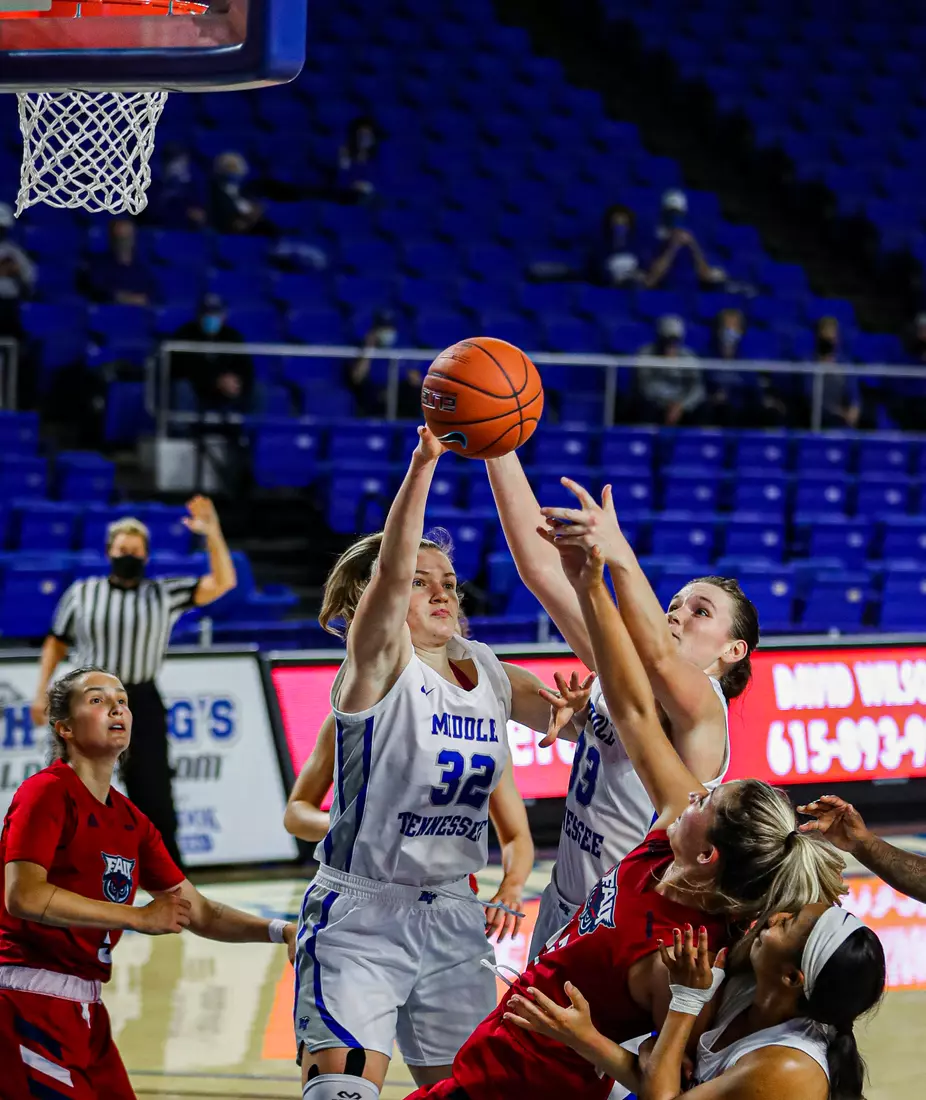 @MT_WBB vs FAU