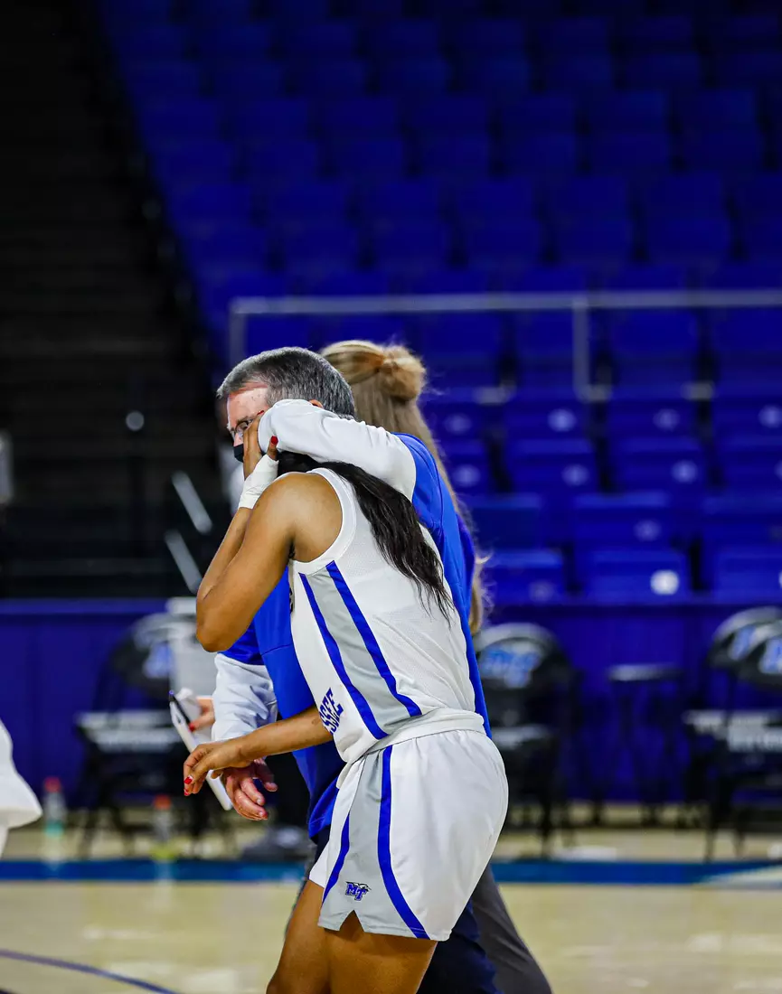 @MT_WBB vs FAU