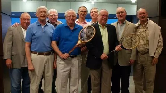 60s Tennis Aumni