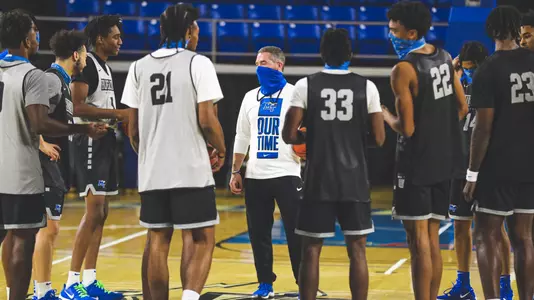 MBB huddle