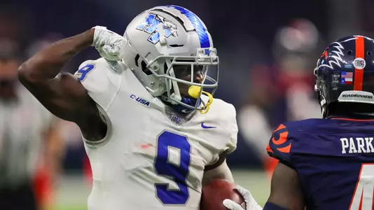 Jarrin Pierce Flexing