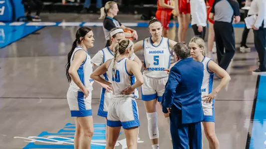 Lady Raider Huddle