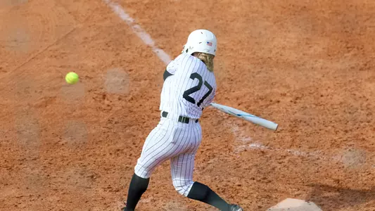 Zoe Milonopoulos swinging