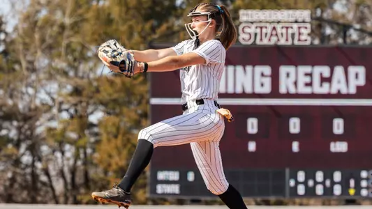 Leila Ammon pitching