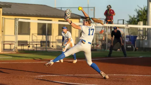 Leila Ammon pitching