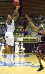 Blue Raider Michael Cuffee sco...