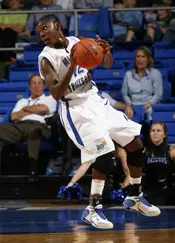 Jackrabbits Sinks Blue Raiders, 72-61