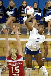 Blue Raiders Defeat St. Mary's 3-2