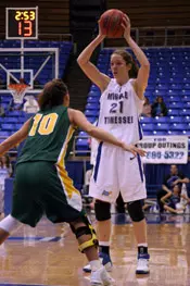 Raiders Hit 17 3-Pointers in 93-63 Victory