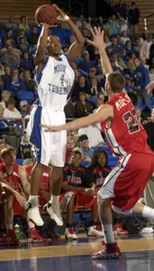 O'Neil keys win with career-high 21 points as Blue Raiders advance into quarterfinals