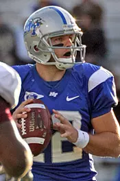 Football provides happy Homecoming for students, alum