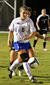 Blue Raiders battle league leader to scoreless tie