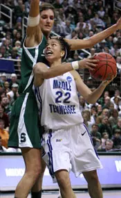 Blue Raiders drop road contest against Lady Tigers