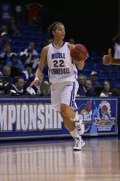 Clark caps memorable weekend by lifting Blue Raiders past Lady Toppers