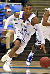 Blue Raiders top Warhawks