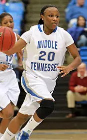 Strong first half lifts Blue Raiders over Lady Privateers