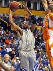 Blue Raiders fall after last second shot