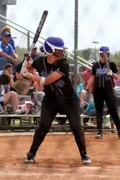 Softball sweeps doubleheader against WKU