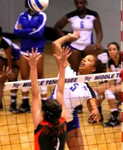 Volleyball falls to No. 9 Minnesota