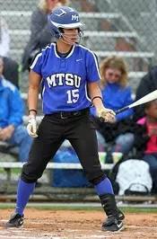 Marquez’ walk-off single gives softball 2-1 win in nine