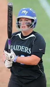 Five-run fourth lifts softball to 8-4 win over Western Kentucky