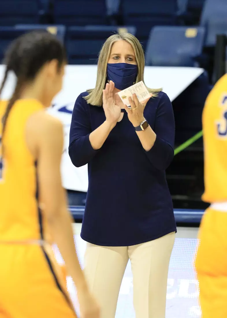 Coach Rechelle Turner