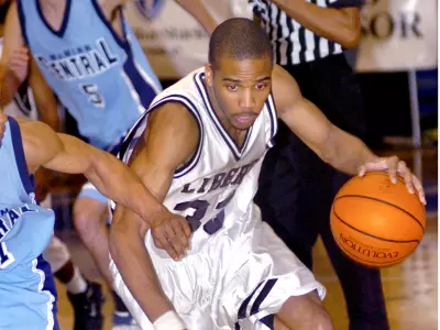 Jewuan Long Signs With Murray State Basketball Image