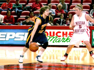 Lady Racers Bite Bulldogs 73-64 Image