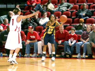Lady Racers fall at Cincinnati 74-57 Image