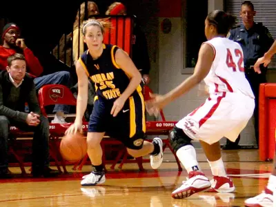 Lady Racers Round Up Lady Bisons 81-53 Image
