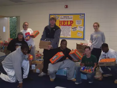 Murray State's Student-Athlete Organization Collects 12,372 Food Items Image