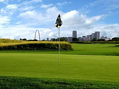 MSU Golf Enjoys First Day In Shadow Of The Arch Image