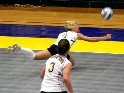 Volleyball Beats UT Martin In Five Games Image