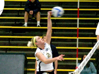 Volleyball Ends Season With OVC Tournament Loss Image