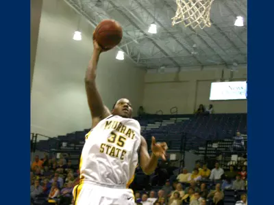 Sanders Earns OVC Newcomer of the Week Honors Image