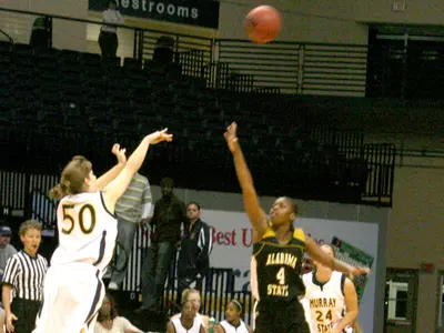 Women's Basketball Swats Lady Hornets 93-57 Image