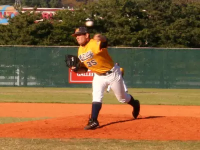 Gold Wins 2007 Fall World Series Image
