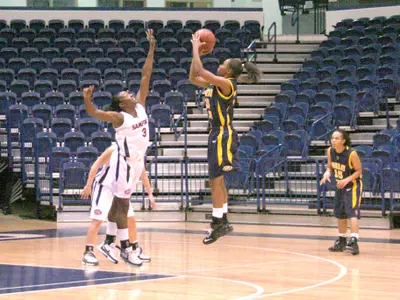 Hayes Earns Third Straight OVC Player Honor Image
