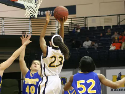 Lady Racers Cage Eagles 71-54 Image