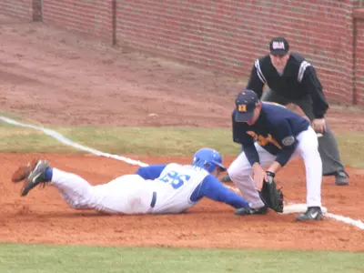 'Breds Battle At No. 25 Kentucky Image