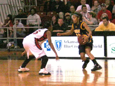Lady Racers' Late Drive Not Enough At WNIT Image