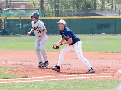 Grand Slam Sinks 'Breds In The 10th Image