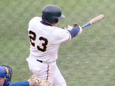 'Breds Slay Lions 14-4 Image