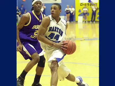 Ivan Evans Signs With Racer Basketball Image